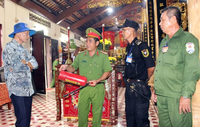 Công tác kiểm tra, phòng ngừa cháy nổ tại lễ hội được tăng cường.