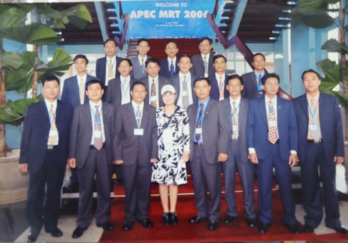 Thượng tá Nguyễn Hữu Liệu (ngoài cùng bên phải hàng thứ 2) cùng lực lượng Cảnh vệ bảo vệ sự kiện APEC 2006.
