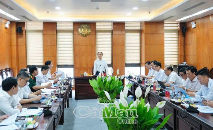  Đồng chí Hồ Thanh Thuỷ, Phó Bí thư Tỉnh uỷ, Chủ tịch Uỷ ban Mặt trận Tổ quốc Việt Nam tỉnh Cà Mau, Tổ trưởng Tổ giám sát số 6 phát biểu kết luận cuộc họp.