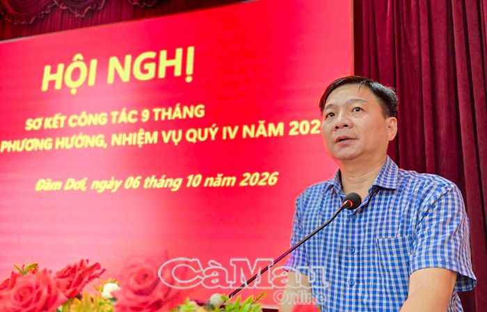  Uỷ viên Ban Thường vụ Tỉnh uỷ, Phó Trưởng đoàn chuyên trách Đoàn đại biểu Quốc hội tỉnh Cà Mau Nguyễn Bình Tân phát biểu chỉ đạo tại hội nghị.
