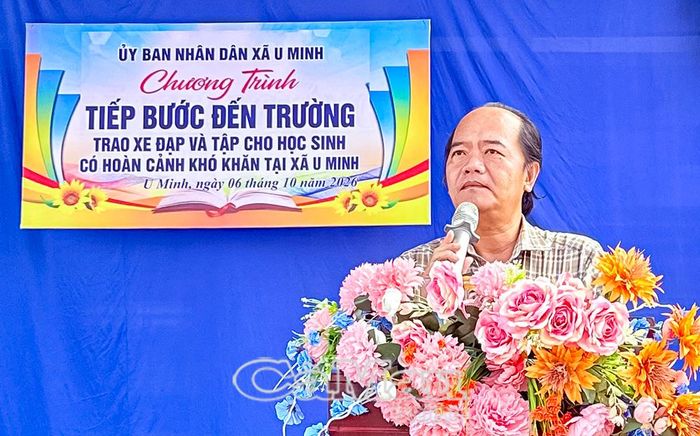 Chủ tịch UBND xã U Minh Trần Minh Nhân cảm ơn nhà tài trợ đã quan tâm, đồng hành, chăm lo cho học sinh có hoàn cảnh khó khăn trên địa bàn.