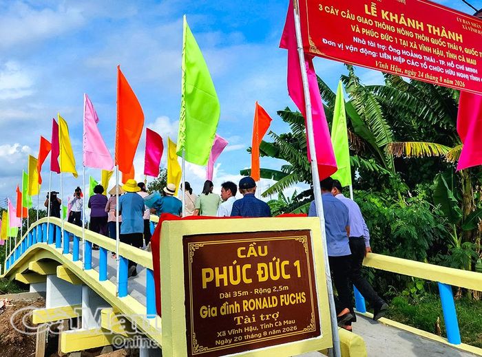 Giao thông nông thôn được quan tâm đầu tư, tạo thuận lợi cho người dân đi lại, đồng thời mở ra động lực phát triển kinh tế - xã hội ở địa phương.