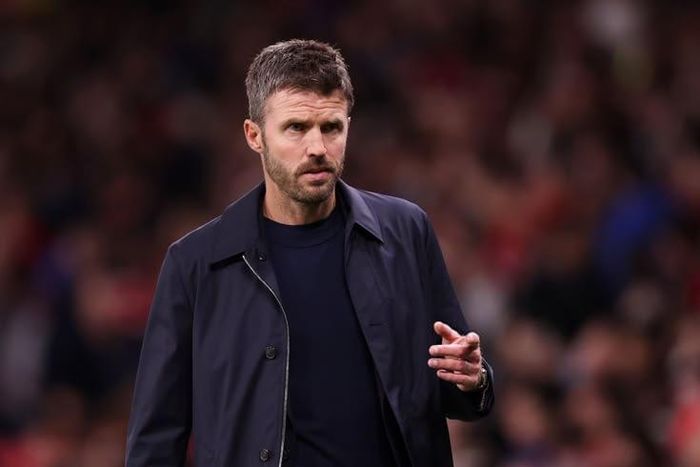 Michael Carrick đang chịu sức ép lớn tại Manchester United