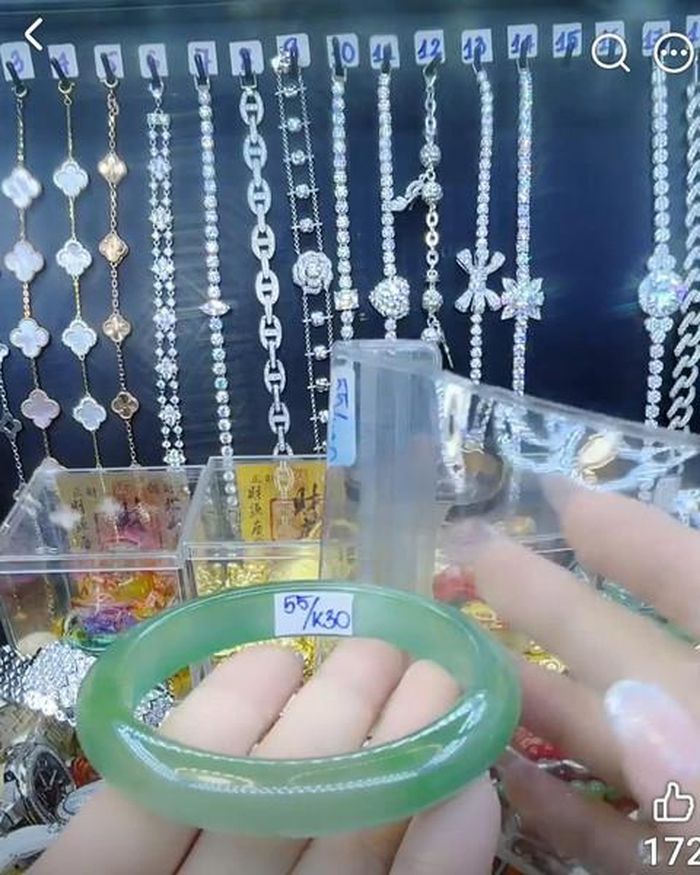 Ngọc bích, đá quý bán trên mạng facebook
