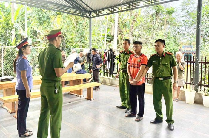 Cơ quan CSĐ Công an tỉnh Quảng Trị bắt giữ Nguyễn Minh Đức.