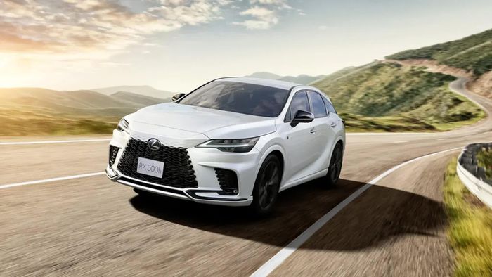 Lexus RX facelift được thử nghiệm và tinh chỉnh trên đường đua Nürburgring Nordschleife.