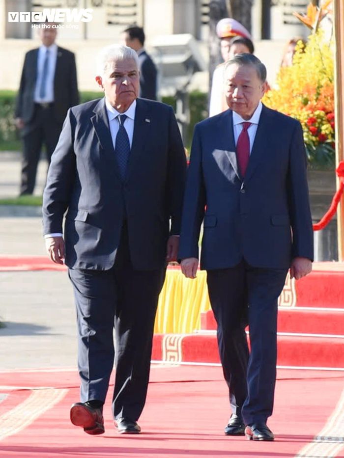 Đây là chuyến thăm chính thức Việt Nam đầu tiên của Tổng thống Panama José Raúl Mulino và Phu nhân trên cương vị hiện tại.