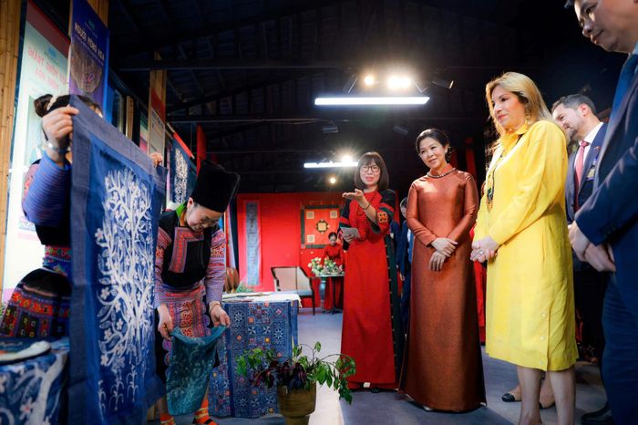 Đây là chuyến thăm chính thức Việt Nam đầu tiên của Tổng thống Cộng hoà Panama José Raúl Mulino và Phu nhân trên cương vị hiện tại.
