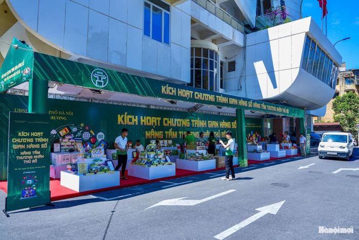 Hơn 3.400 sản phẩm OCOP cùng hệ sinh thái làng nghề Hà Nội đang có thêm cơ hội tiếp cận thị trường rộng lớn nhờ thương mại số.
