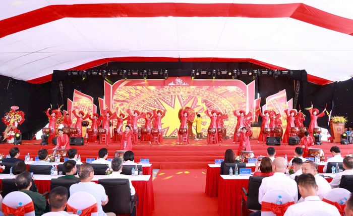 Các đại biểu tham dự buổi Lễ. Ảnh: Văn Tuyến