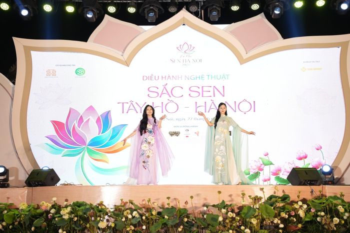 Lễ hội Sen Hà Nội tôn vinh vẻ đẹp của sen gắn với văn hóa, du lịch Thủ đô. Ảnh: Sắc sen Hà Nội