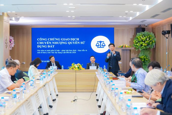 Các đại biểu trao đổi tại hội thảo. Ảnh: BTC