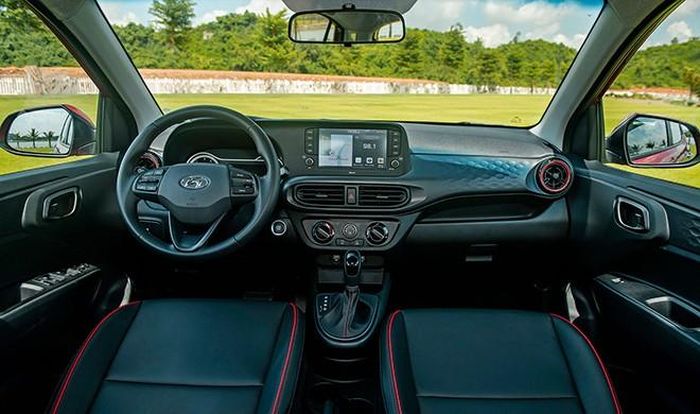 Hyundai Grand i10 hiện hành là phiên bản nâng cấp ra mắt thị trường Việt Nam vào năm 2024