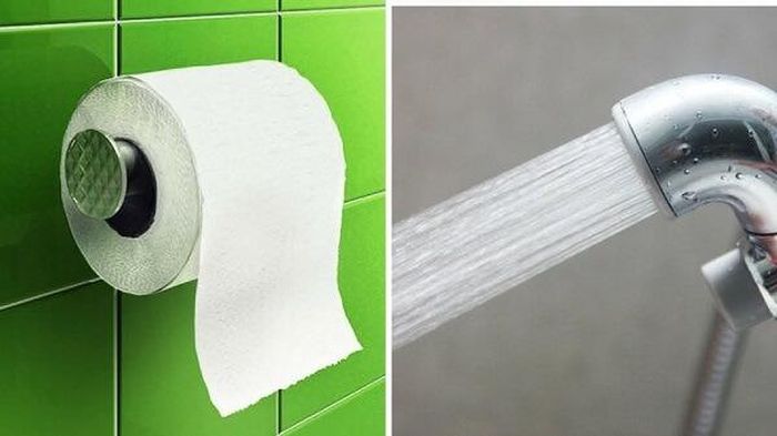 Dùng vòi xịt hay giấy vệ sinh vốn là vấn đề được nhiều người trên thế giới bàn luận.