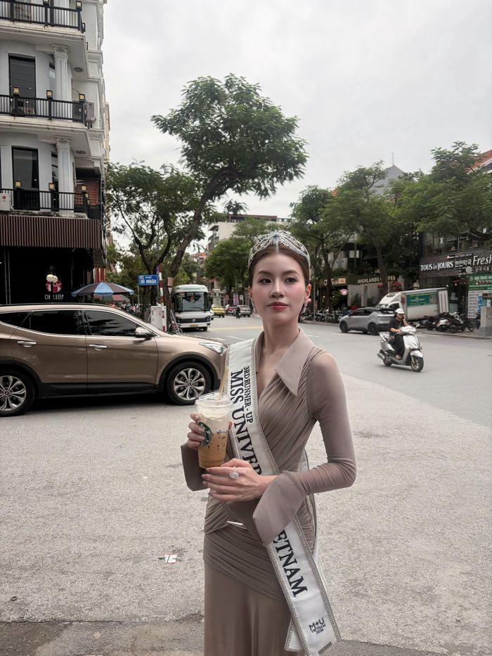 Rapper Pháo chia sẻ hình ảnh đời sống thường nhật của Á hậu 3 Miss Universe Vietnam 2026 và nhận được nhiều giải phụ trong cuộc thi.