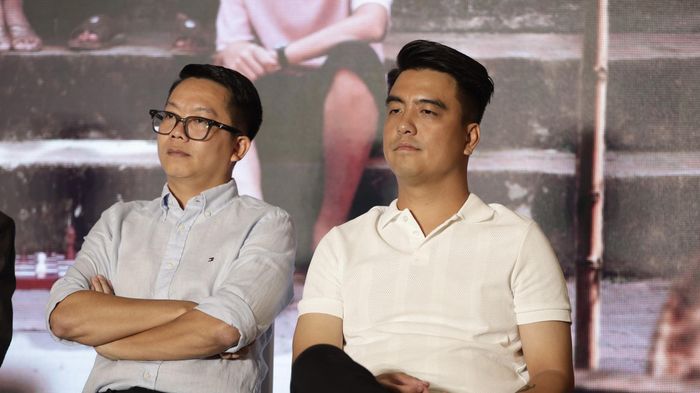 Đạo diễn Bùi Tiến Huy (trái) và đạo diễn Phạm Gia Phương.