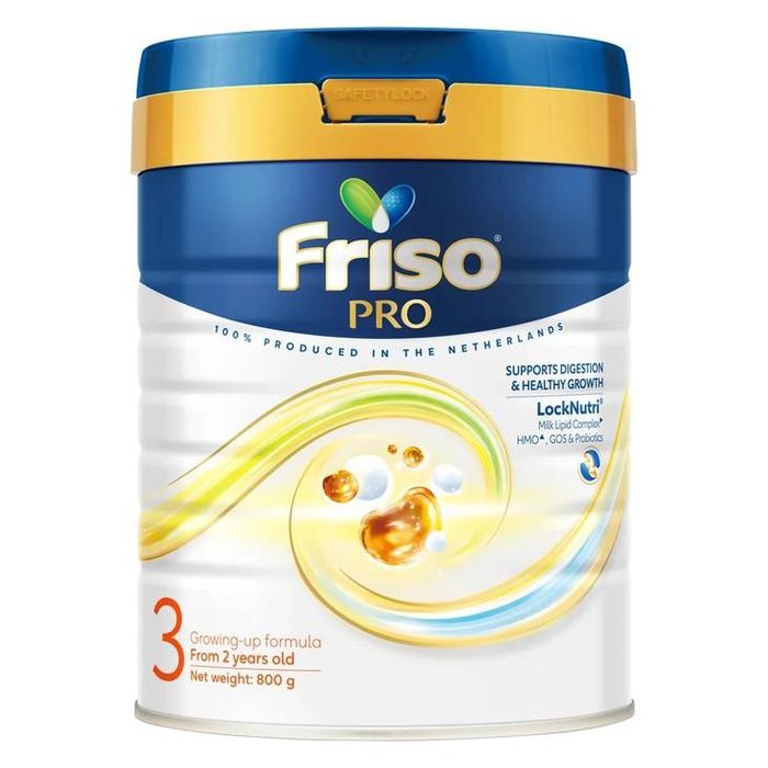 Friso Pro 3 chứa Milk Lipid Complex (MLC), HMO, chất xơ GOS, lợi khuẩn Probiotics và ứng dụng xử lý nhiệt một lần ở nhiệt độ ôn hòa.