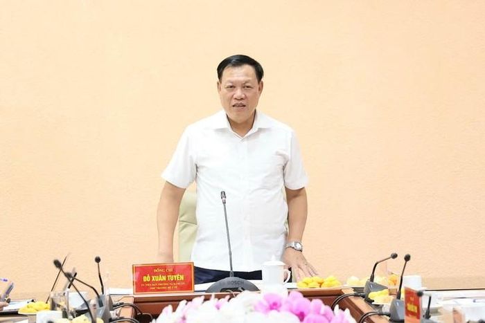 Thứ trưởng Bộ Y tế Đỗ Xuân Tuyên phát biểu đánh giá cao những kết quả Hội đồng tư vấn cấp giấy đăng ký lưu hành thuốc, nguyên liệu làm thuốc nhiệm kỳ 2023 – 2026 đã đạt được, góp phần quan trọng vào công tác đảm bảo thuốc phục vụ nhu cầu khám chữa bệnh, phòng chống dịch an toàn, hiệu quả, chất lượng... Ảnh: Trần Minh