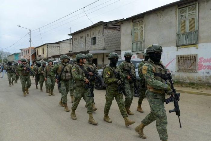 Ecuador gây bất ngờ với chiến dịch dùng quân đội trấn áp tội phạm