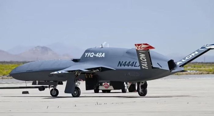 Northrop Grumman cho biết những cải tiến trong thiết kế và chế tạo giúp giảm số lượng linh kiện cũng như trọng lượng máy bay.