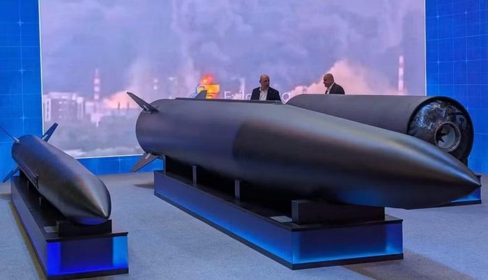 Ông Zelensky cũng cáo buộc Nga thay đổi chính sách tấn công, đồng thời nói Ukraine sẽ đáp trả chủ yếu nhằm vào các cơ sở năng lượng và mục tiêu liên quan đến nguồn lực phục vụ chiến tranh. Nga chưa bình luận về các cáo buộc này.