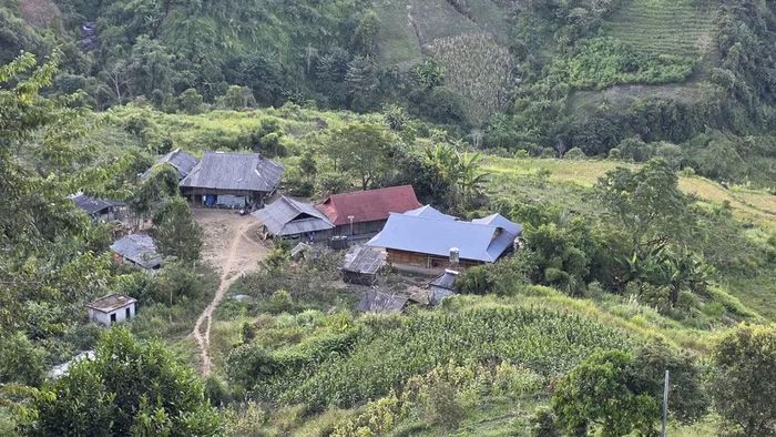 Một góc những bản làng bình yên bên cung đường đá cổ Pavi