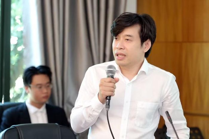 Từ góc nhìn của lãnh đạo Học viện, PGS.TS Nguyễn Huy Phương - Giám đốc Học viện Âm nhạc Quốc gia Việt Nam kỳ vọng những thành quả đã được gây dựng sẽ tiếp tục được các thế hệ nghệ sĩ, giảng viên và sinh viên Khoa Jazz phát triển trong chặng đường mới. Ông cho rằng Khoa Jazz cần tiếp tục hoàn thiện những lĩnh vực còn thiếu, trong đó có đào tạo thanh nhạc Jazz, đồng thời phát huy sức sáng tạo của thế hệ trẻ để mở rộng không gian của Jazz tại Việt Nam. Từ nền tảng đã có, những cuộc hội tụ như “Jazz & Friends X – Hội tụ và lan tỏa” không chỉ là dịp nhìn lại hành trình đã qua mà còn mở ra những hướng đi mới cho Jazz Việt trong giai đoạn 2026–2031.