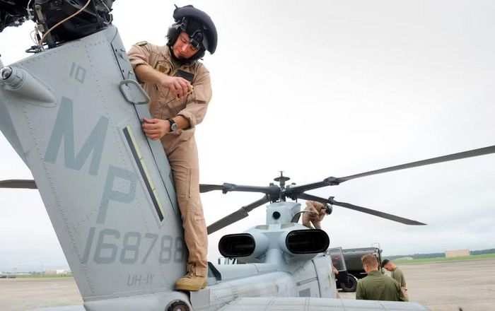 Tuy nhiên, những hình ảnh được công bố chưa cho thấy USS Canberra đã duy trì hoạt động dài ngày của AH-1Z, cũng chưa chứng minh đầy đủ các quy trình tiếp nhiên liệu, tái vũ trang hay bảo dưỡng trực thăng trên tàu.