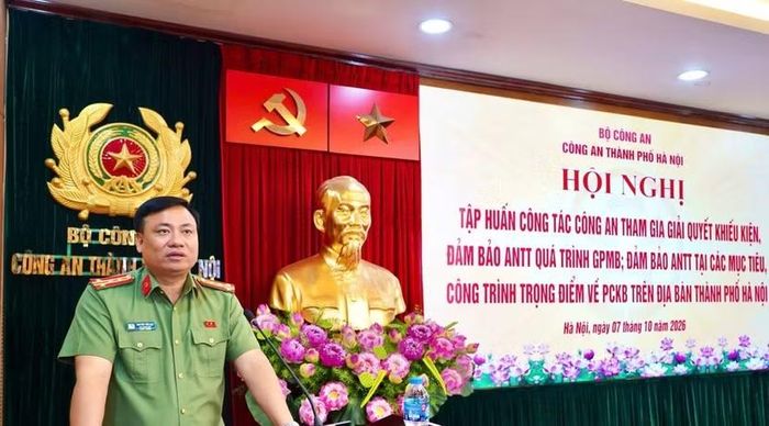 Đại tá Nguyễn Tiến Đạt phát biểu khai mạc Hội nghị.