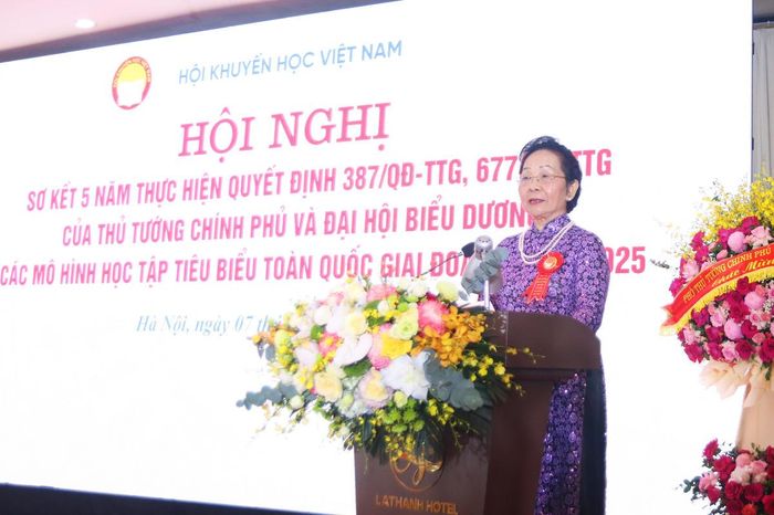 Chủ tịch Hội Khuyến học Việt Nam Nguyễn Thị Doan phát biểu tại chương trình.