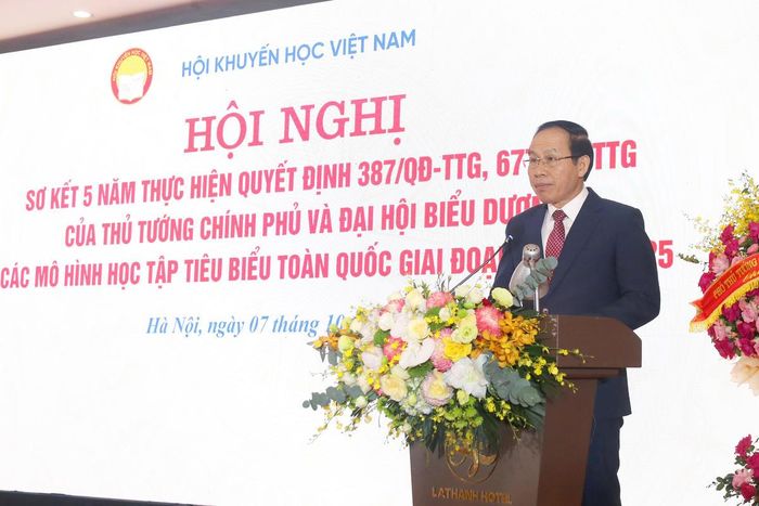 Phó Thủ tướng Chính phủ Lê Tiến Châu phát biểu tại chương trình.