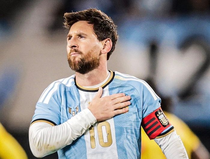 Messi tỏa sáng trong ngày chia tay tuyển Argentina.