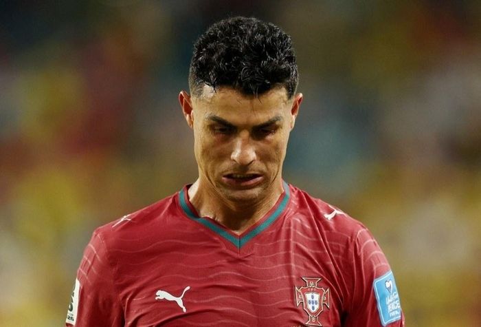  Ở tuổi 41, Ronaldo vẫn muốn cạnh tranh một vị trí ở tuyển Bồ Đào Nha thay vì trở lại chỉ để đá trận chia tay. 
