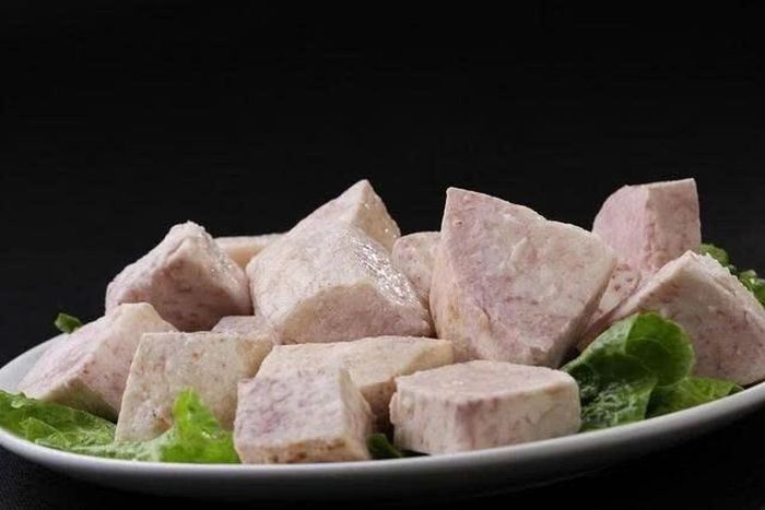  Khoai môn nên được hấp hoặc luộc để giữ giá trị dinh dưỡng, hạn chế các món chiên, nhiều dầu hoặc đường khi kiểm soát cân nặng và sức khỏe chuyển hóa. Ảnh: Tencent.