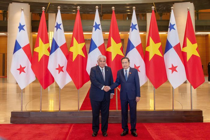 Cũng trong sáng 7/10, tại Nhà Quốc hội, Chủ tịch Quốc hội Trần Thanh Mẫn hội kiến Tổng thống Cộng hoà Panama José Raúl Mulino thăm cấp Nhà nước tới Việt Nam.