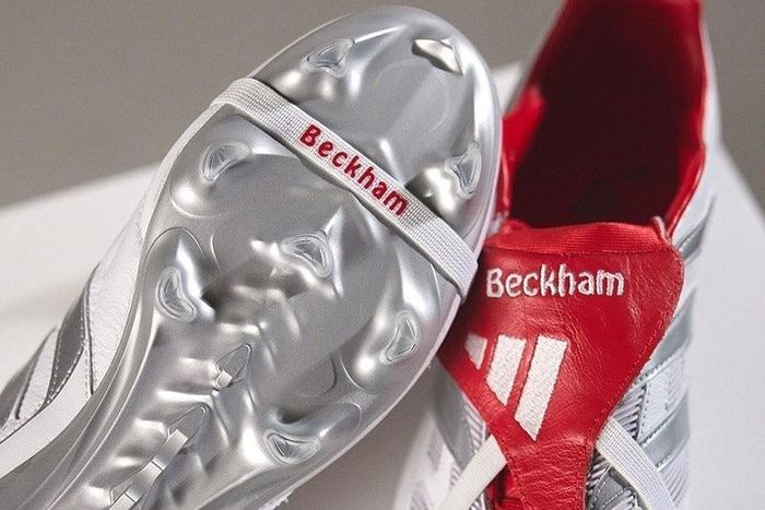 Đôi giày gắn với cột mốc đáng nhớ của David Beckham trở lại ở phiên bản mới. Ảnh: Adidas.