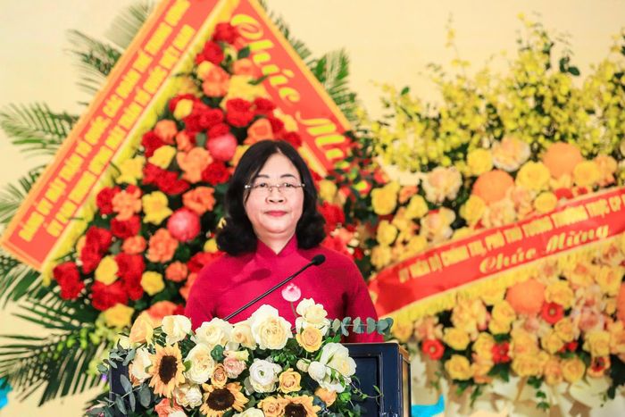 Bà Bùi Thị Minh Hoài, Ủy viên Bộ Chính trị, Bí thư Trung ương Đảng, Chủ tịch Ủy ban Trung ương Mặt trận Tổ quốc Việt Nam, phát biểu chỉ đạo Đại hội. Ảnh: Hữu Thắng.