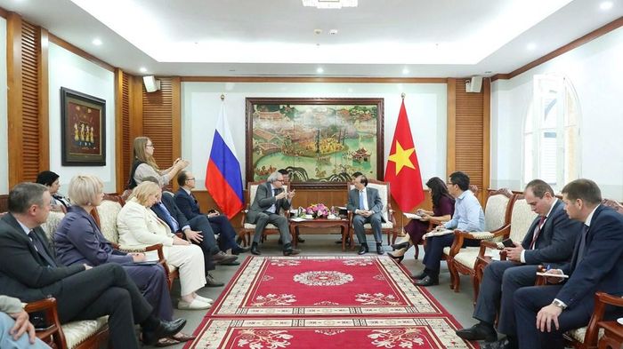 Quang cảnh buổi tiếp