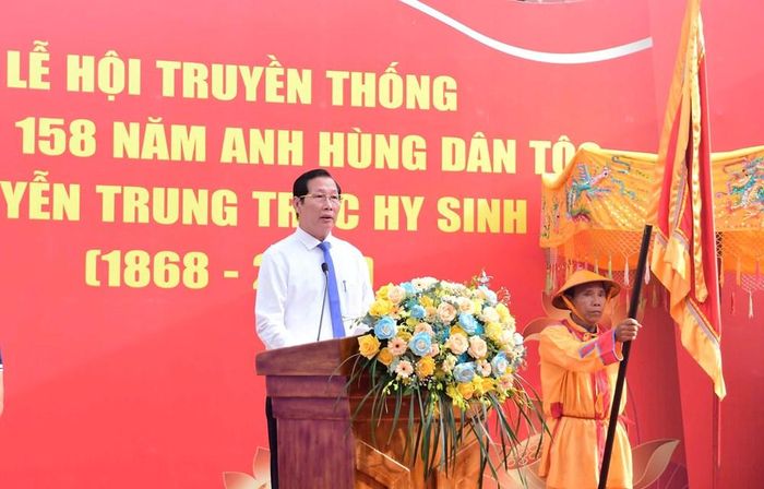 Ông Lê Văn Phước, Phó Chủ tịch UBND tỉnh, Trưởng Ban tổ chức Lễ hội đọc diễn văn buổi lễ