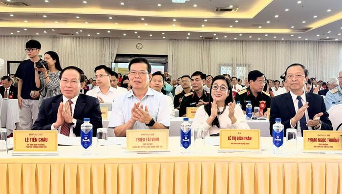 Phó Thủ tướng Lê Tiến Châu và các đại biểu tham dự sự kiện