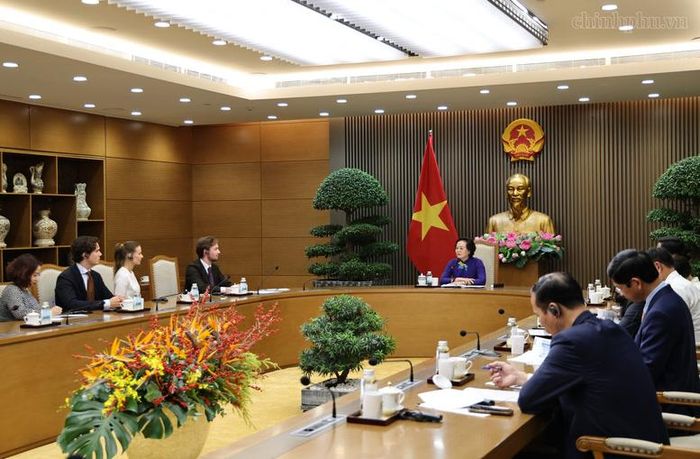 Phó Thủ tướng Phạm Thị Thanh Trà làm việc với ông César Louis-Philip Marseille - Ảnh: chinhphu.vn/Thu Giang