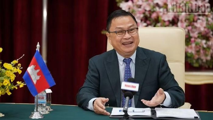 Bộ trưởng So Naro nhấn mạnh vai trò của thế hệ trẻ trong củng cố, gìn giữ và phát triển mối quan hệ hai nước Campuchia và Việt Nam. (Ảnh: ĐINH TRƯỜNG)