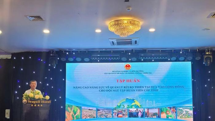 Phó Cục trưởng Cục Quản lý đê điều và Phòng, chống thiên tai Nguyễn Văn Tiến phát biểu khai mạc lớp tập huấn. (Ảnh: Cục Quản lý đê điều và Phòng, chống thiên tai)