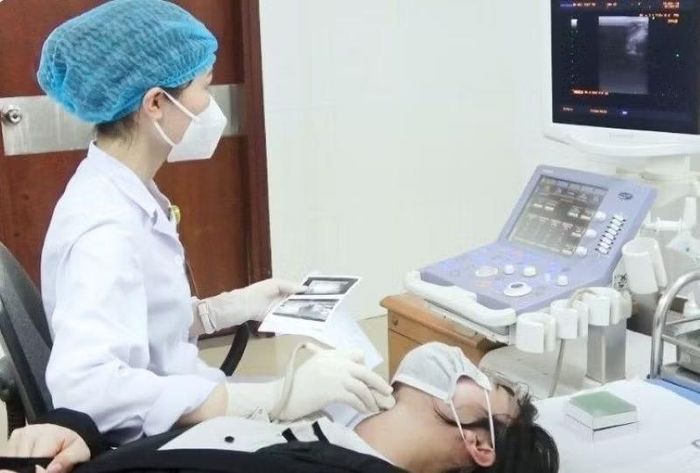 Siêu âm tuyến giáp có vai trò quan trọng trong việc phát hiện sớm các bất thường tại tuyến giáp. (Ảnh: Bệnh viện Nội tiết Trung ương)