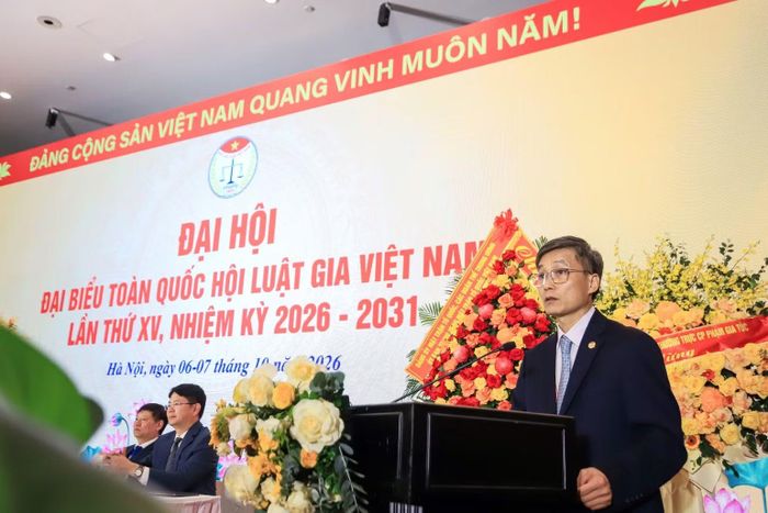 Đồng chí Nguyễn Khánh Ngọc, Bí thư Đảng ủy, Chủ tịch Hội Luật gia Việt Nam phát biểu tại Đại hội.