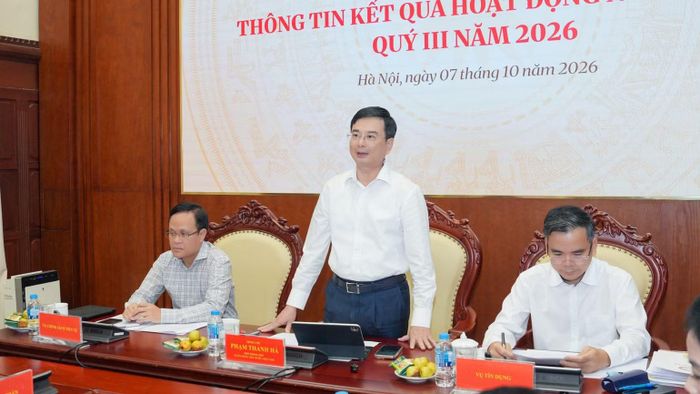 Phó Thống đốc Phạm Thanh Hà chủ trì, phát biểu tại cuộc họp báo. (Ảnh: Việt Phong)