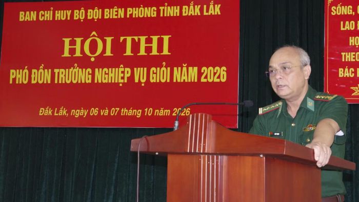 Đại tá Kpă Y Thạch, Phó Chỉ huy trưởng Ban Chỉ huy Bộ đội Biên phòng tỉnh Đắk Lắk phát biểu bế mạc hội thi. (Ảnh: DÂN QUÂN)
