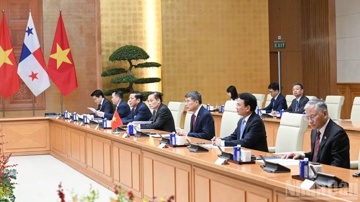  Thủ tướng Chính phủ Lê Minh Hưng và lãnh đạo, một số bộ, ngành Trung ương tham dự cuộc hội kiến. (Ảnh: TRẦN HẢI) 