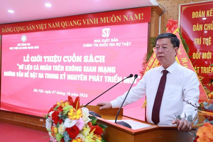 Phó Giáo sư, Tiến sĩ Vũ Trọng Lâm, Giám đốc - Tổng Biên tập Nhà xuất bản Chính trị quốc gia Sự thật, phát biểu tại Lễ giới thiệu sách. (Ảnh: NXB)