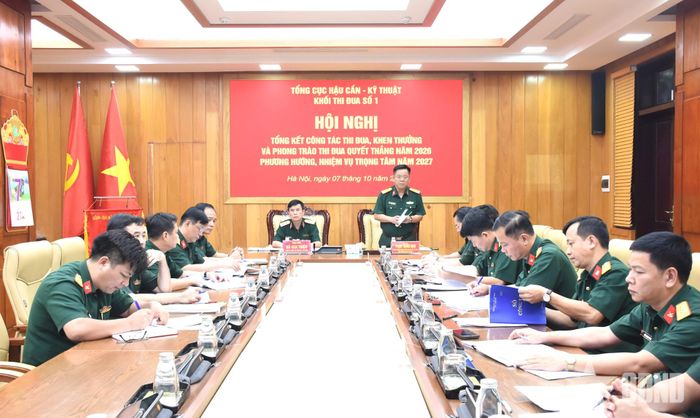  Đại tá Phạm Trung Kiên, Bí thư Đảng ủy, Phó cục trưởng Cục Chính trị, Tổng cục Hậu cần - Kỹ thuật báo cáo tóm tắt kết quả công tác thi đua, khen thưởng và Phong trào Thi đua Quyết thắng năm 2026. 